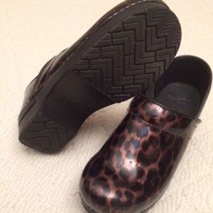 Dansko leopard print clogs